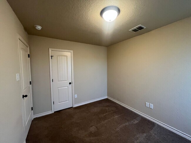 Building Photo - 6418 Luglio Ln