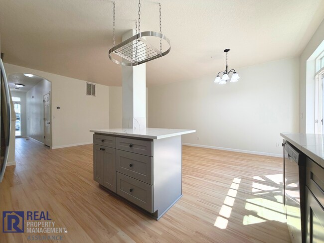 Building Photo - 17230 NW Widgi Creek Ct