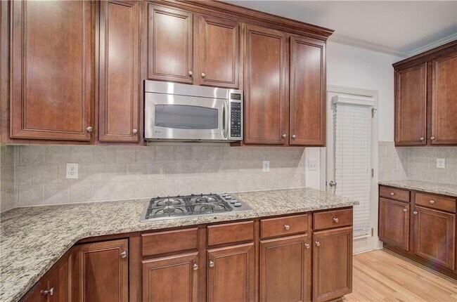 Building Photo - 2320 Starr Lake Dr NW