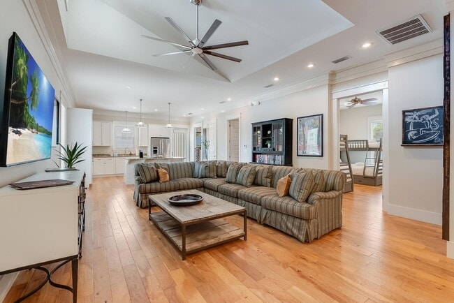 Building Photo - 45 Pine Knoll Ln