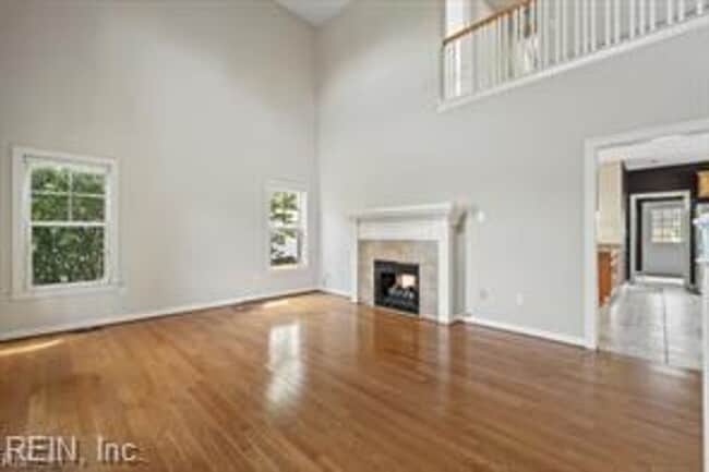 Building Photo - 4 Bed 2.5 Bath Home for Rent!