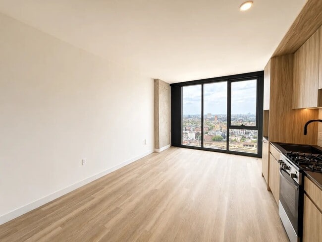 Building Photo - 1357 W Fulton St