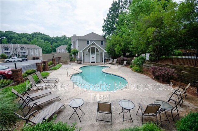 Building Photo - 3701-377D Cotswold Terrace