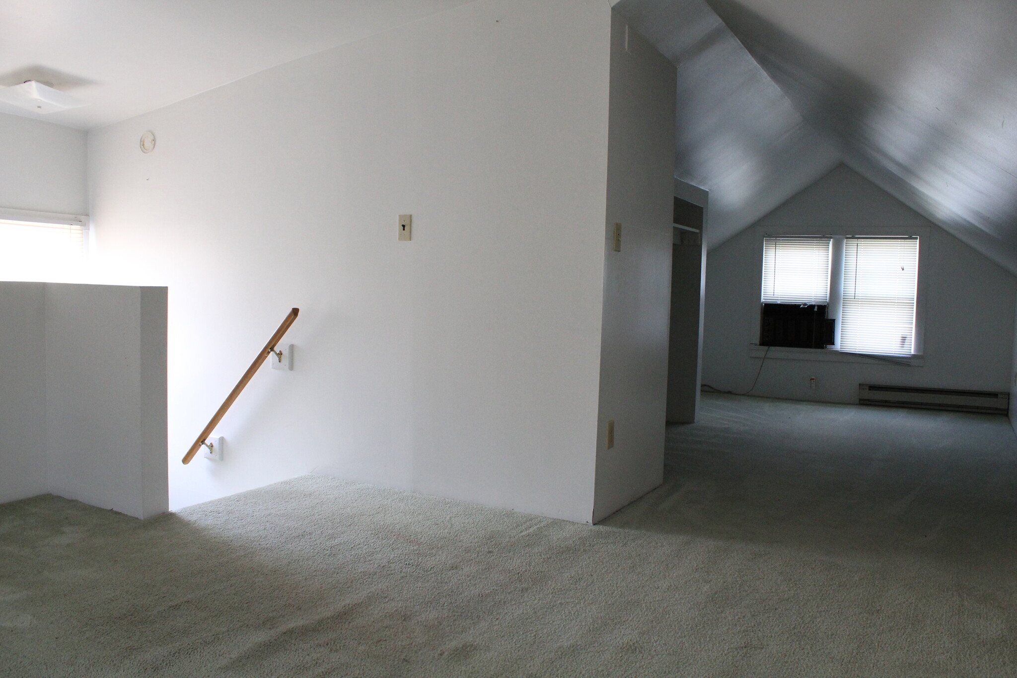 Building Photo - 7332 Maple Ave