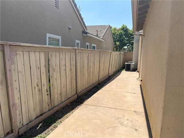 Building Photo - 1311 Cole Ln
