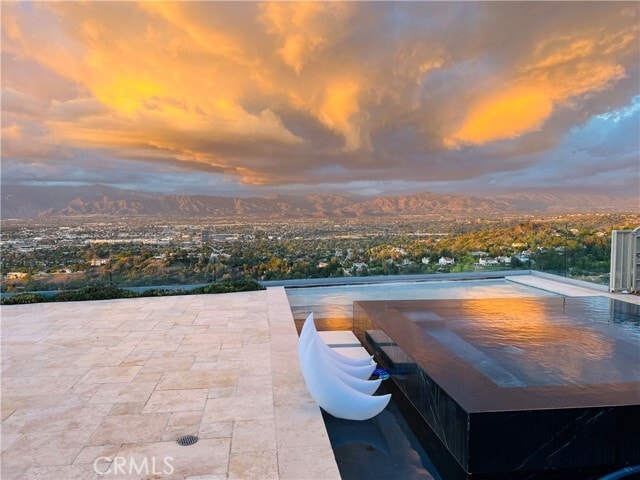 Building Photo - 1232 Inspiration