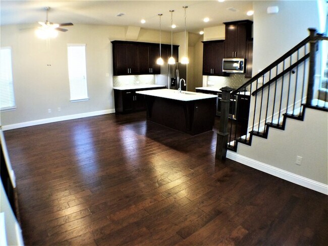 Building Photo - 2237 Zenith Ave