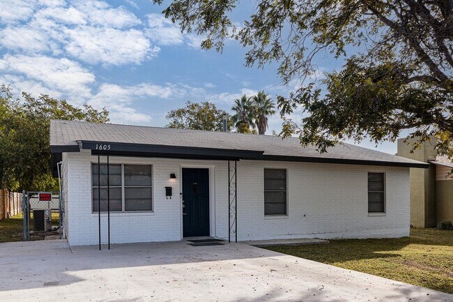 Building Photo - 1605 Ave P