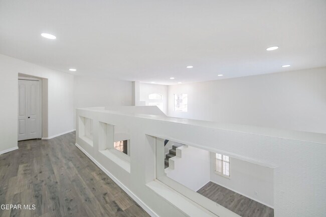 Building Photo - 6529 Jim De Groat Dr