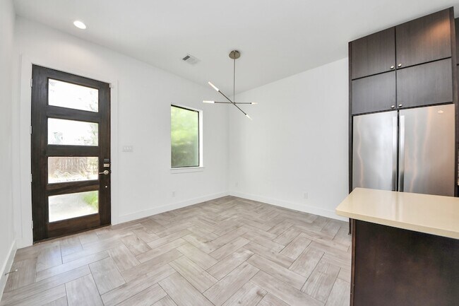 Building Photo - 1703 Cedrocanna Ln