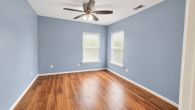 Building Photo - 5456 Bulls Bay Dr