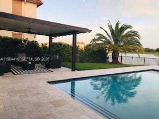 Building Photo - 10280 Lake Vista Ct