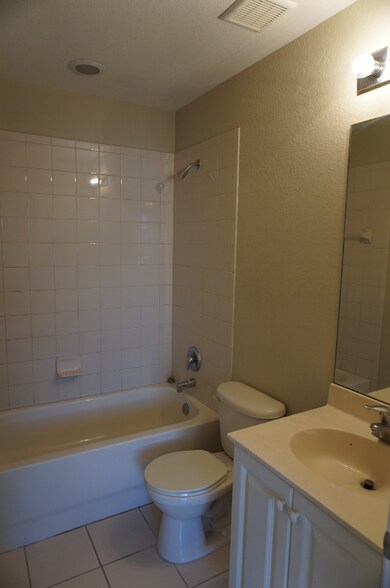 Building Photo - 1108 Lucaya Dr