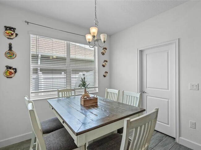 Building Photo - 4 Bedroom Single Family Home in Orlando