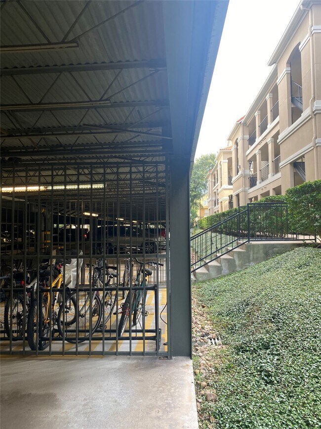 Building Photo - 3231 Allen Pkwy