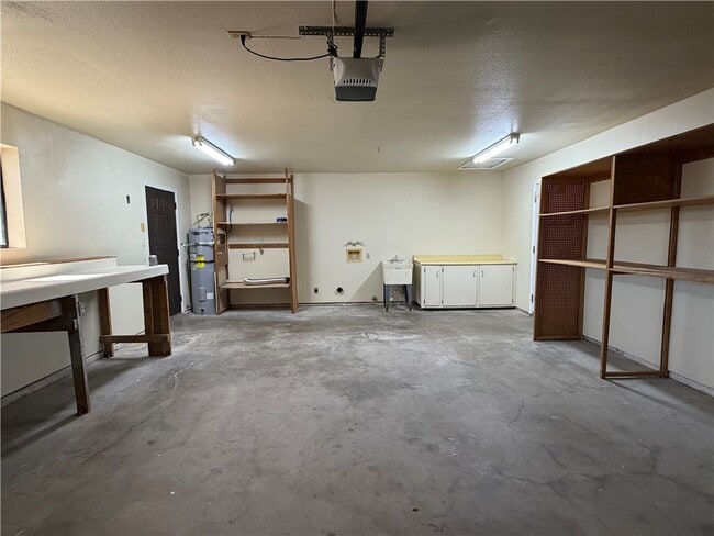 Building Photo - 883 Los Flores St