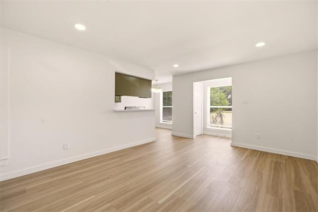 Building Photo - 908 Isbell Rd