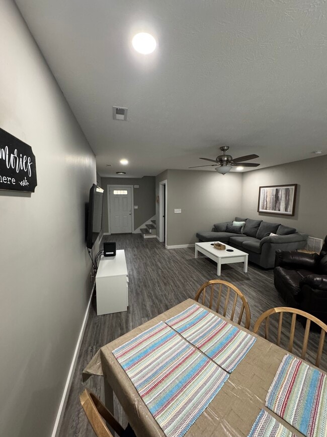 Building Photo - 241 Berry Ln