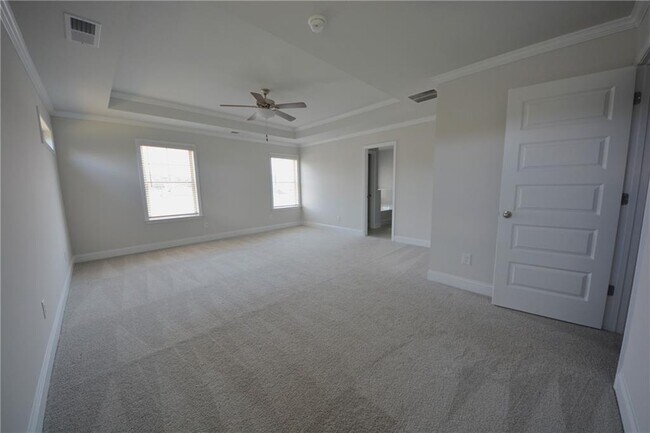 Building Photo - 547 Hellen Vly Dr