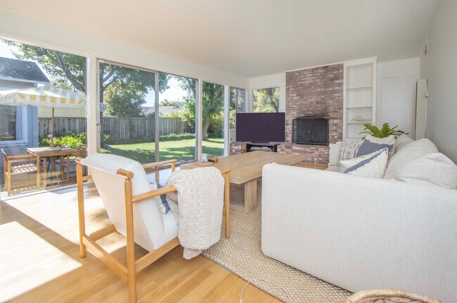 Building Photo - Perfect Family Home in Flats of Kentfield ...