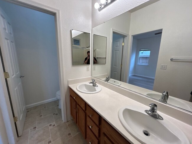 Building Photo - 2541 Carnival Dr