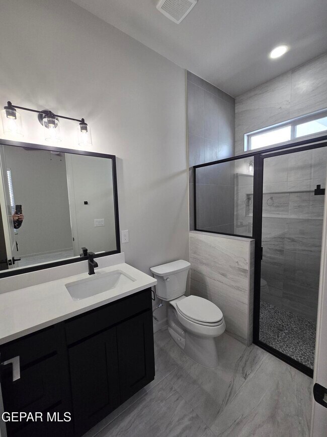 Building Photo - 13645 Keighly St