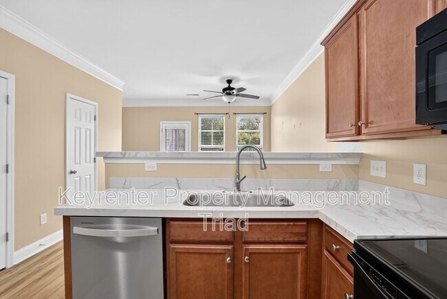 Building Photo - 3779 Shadow Ridge Dr