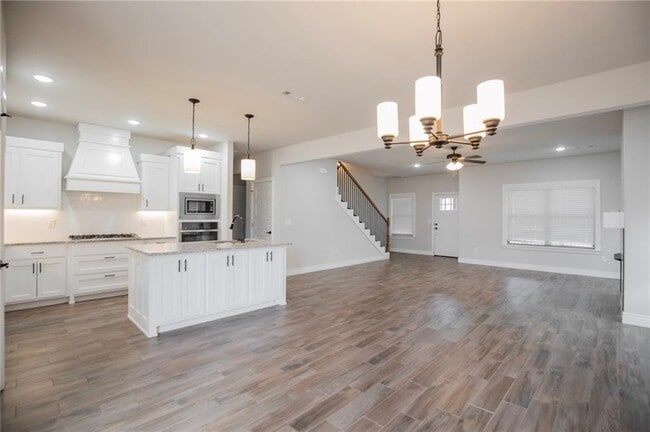 Building Photo - 337 Ryder St