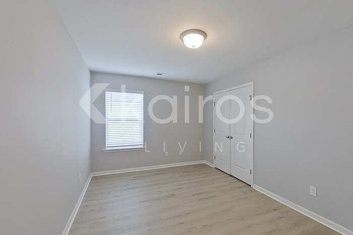 Building Photo - 18 Carrollton Dr