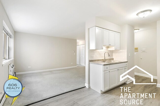 Building Photo - 3001 N Thatcher Ave