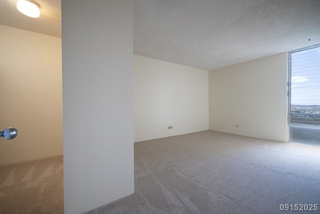 Building Photo - Remodeled 2BR/2BA/2 Covered Parking stalls...