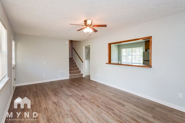 Building Photo - 3553 Charlotte Dr