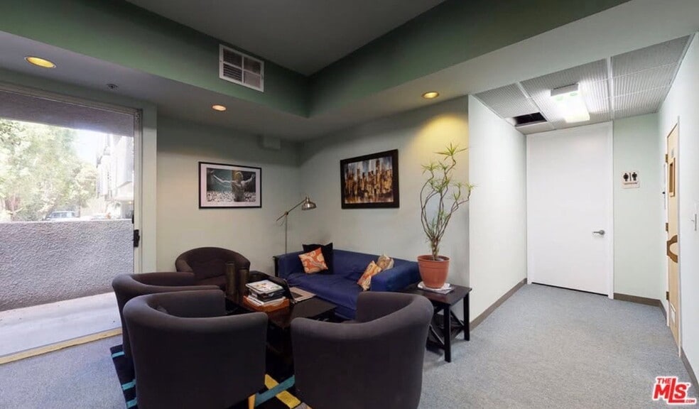 Building Photo - 5151 Balboa Blvd