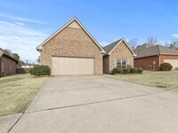 Building Photo - Beautiful Brick Home in Canebrake