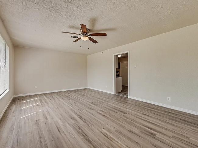 Building Photo - 165 Eisenhower Rd