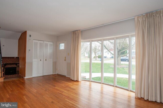 Building Photo - 5931 Peverill Dr