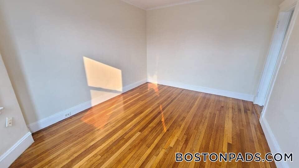 Building Photo - 1179 Boylston St