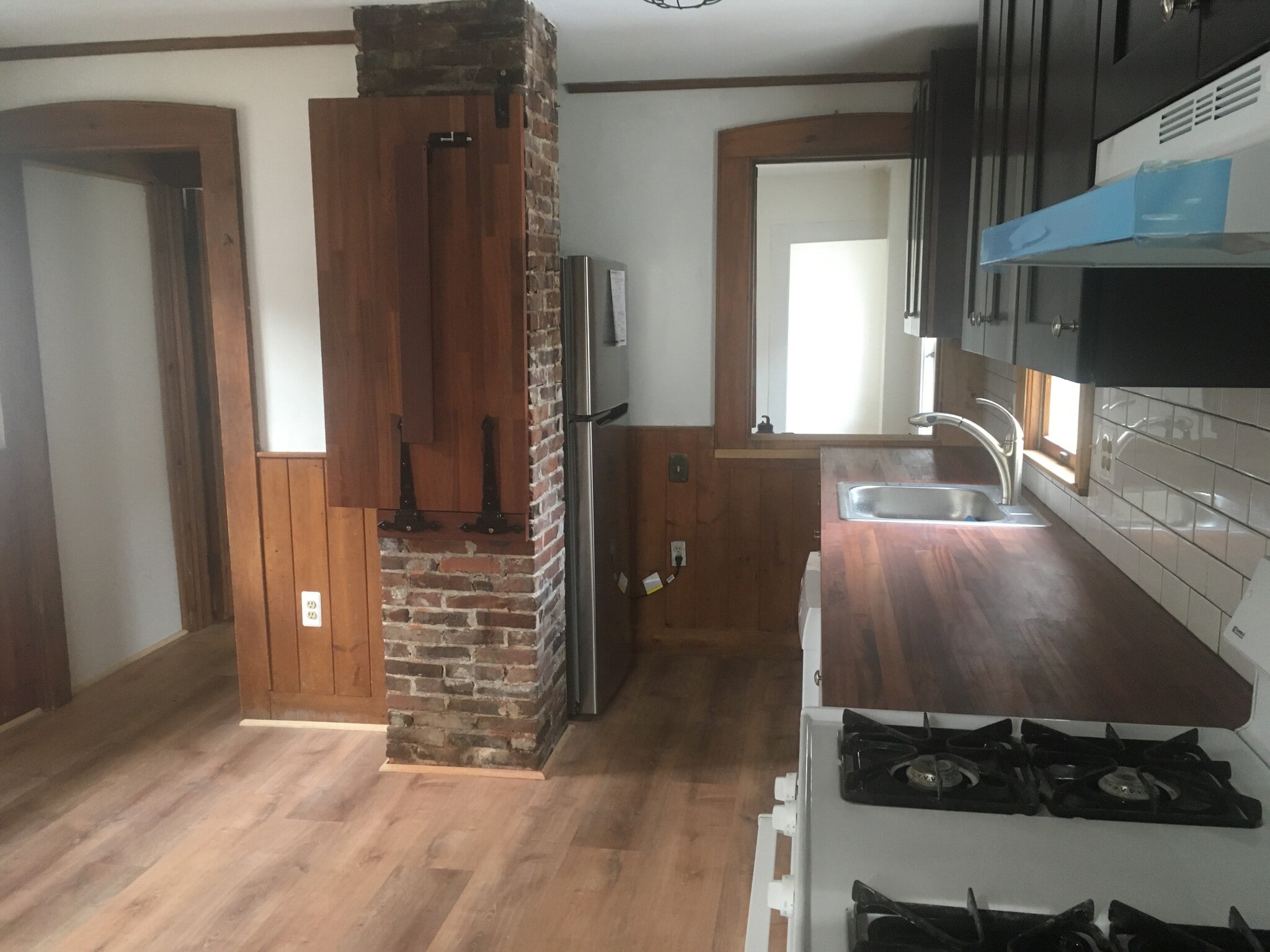 Renovated kitchen - 468 Union St