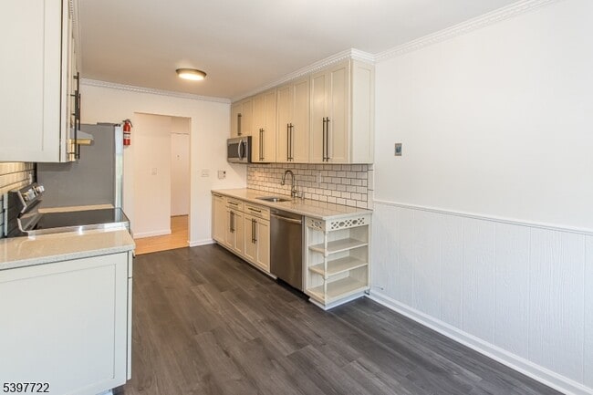 Building Photo - 530 Park Ave