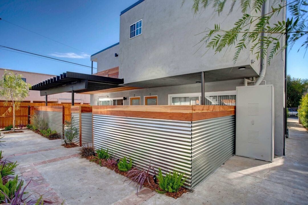 Building Photo - 1543 Stanford St