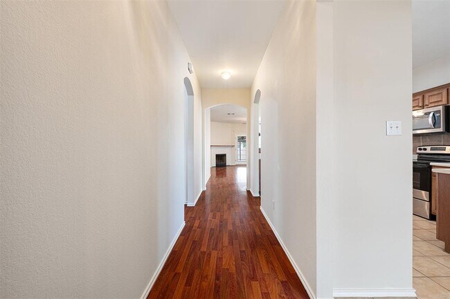 Building Photo - 105 Almquist St