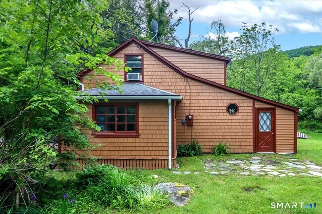 Building Photo - 206 Litchfield Turnpike