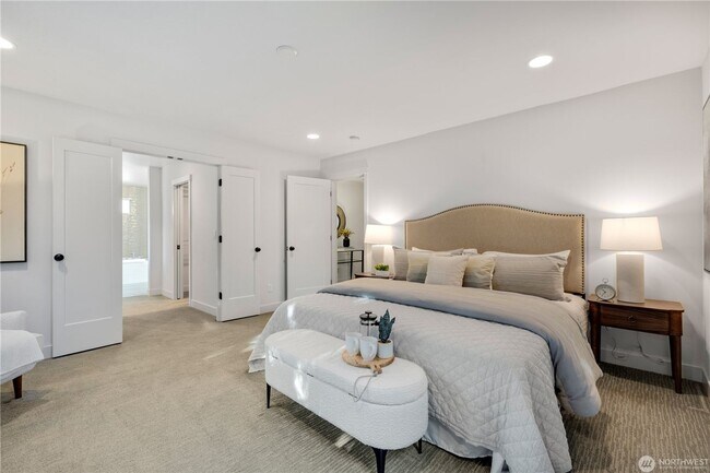 Building Photo - Modern Farmhouse Luxury in Coveted Matthews Beach Available NOW!