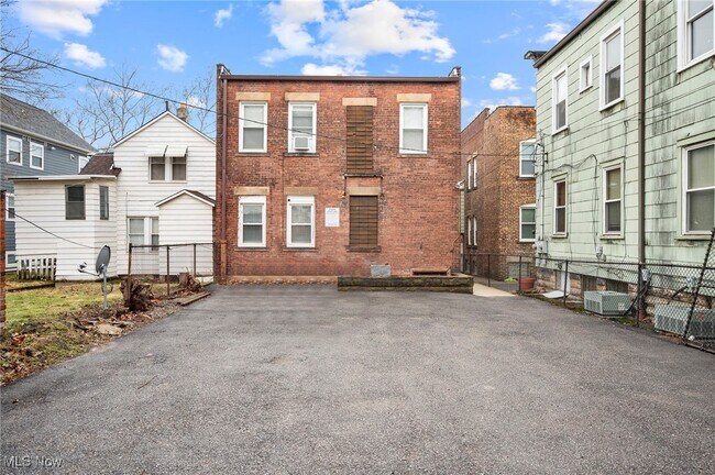Building Photo - 2109 Murray Hill Rd