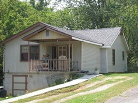 Building Photo - 1109 Chestnut St