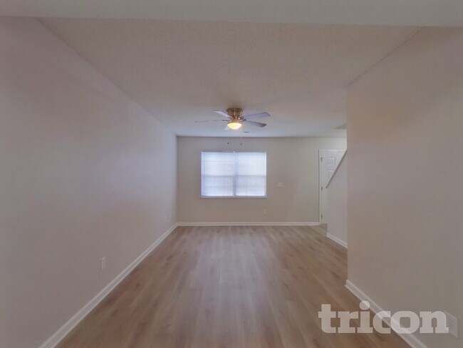 Building Photo - 131 Quiet Grove Dr