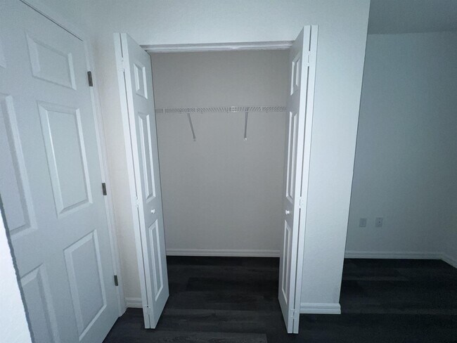 Building Photo - 9 Maple Ln