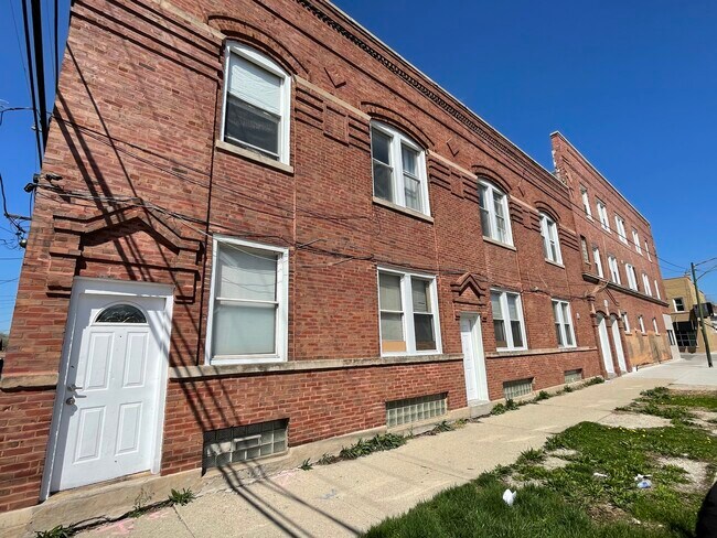 Primary Photo - 606 W 30th St