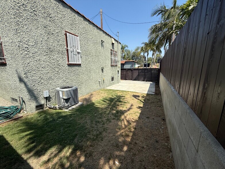 Backyard - 413 Robinson St