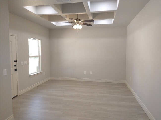 Building Photo - 1000 Wooded Hollow Ct